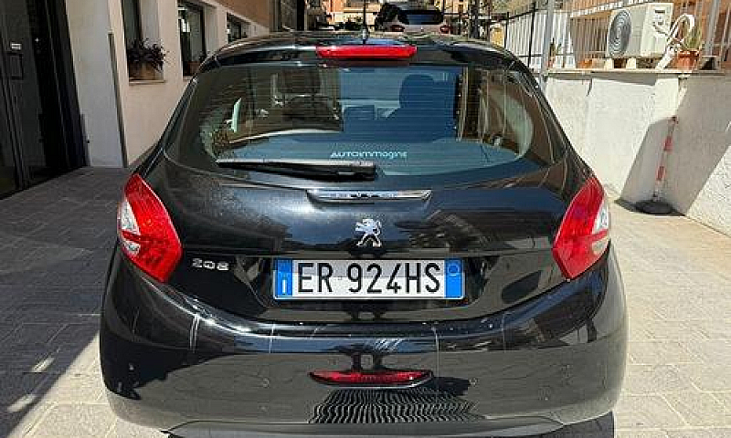 Peugeot 208 1.2 Vti ...