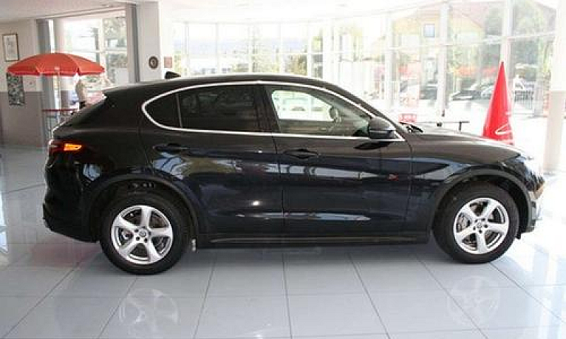 Alfa Romeo Stelvio 2...