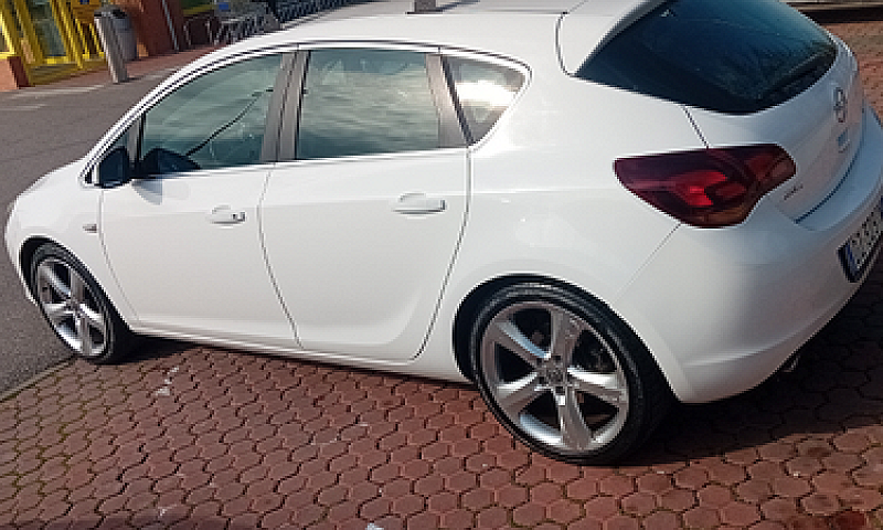 Opel Astra J 1,6 Tur...