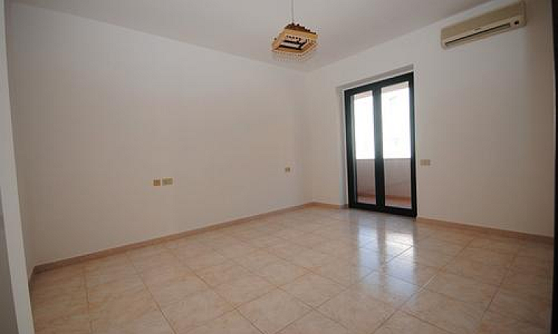 Trilocale Con Garage...