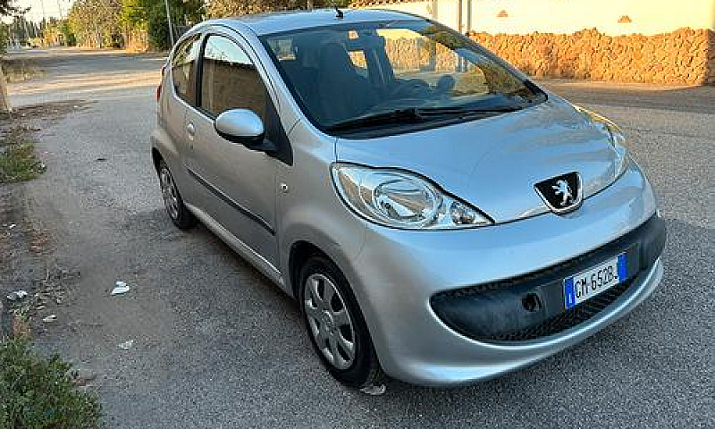 Peugeot 107 1.0 Benz...
