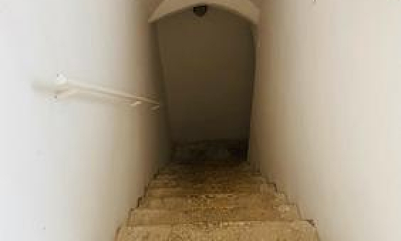 Triggiano- Via Cesar...