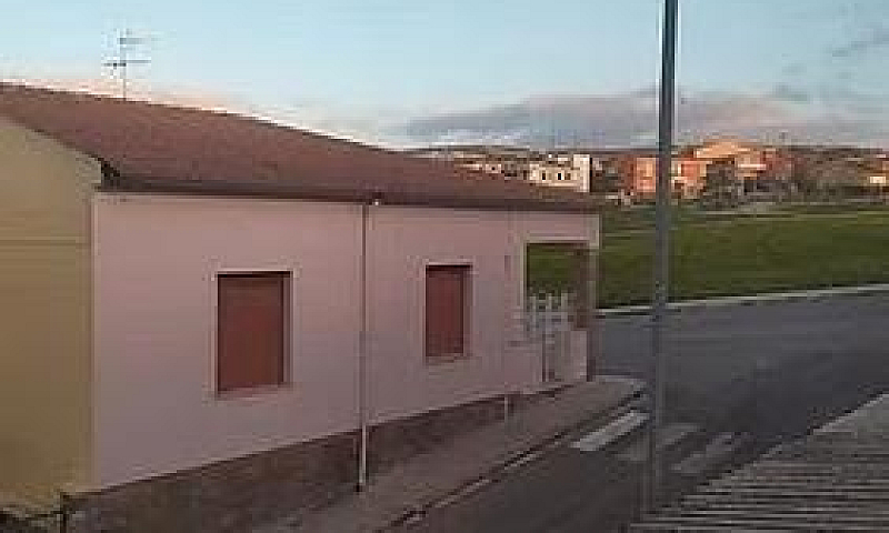 Lastrico Solare Edif...