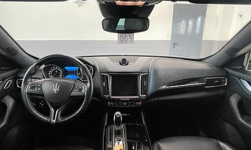 Maserati Levante V6 ...
