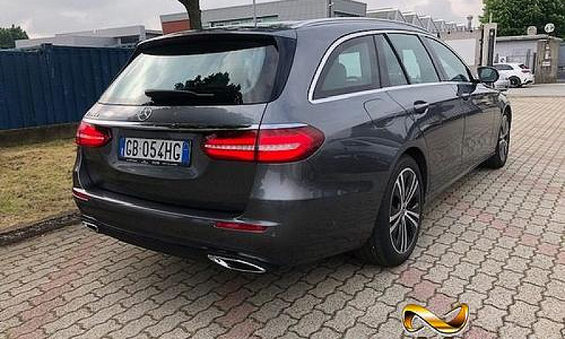 Mercedes-Benz E 200 ...