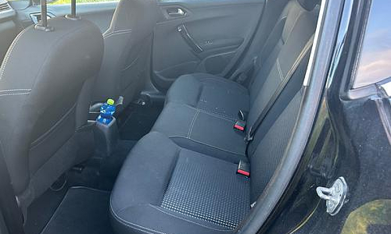 Peugeot 208 Puretech...