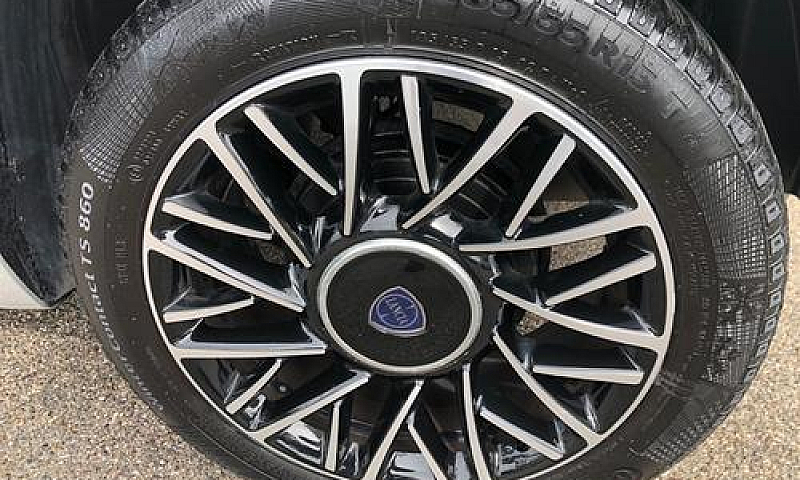Lancia Ypsilon 1.2 6...
