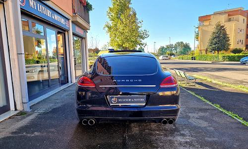 Porsche Panamera 4.8...