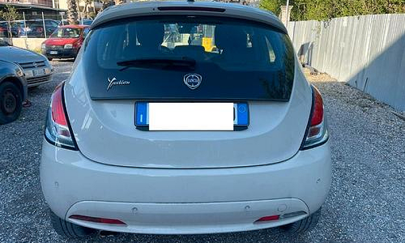 Lancia Ypsilon 1.2 6...
