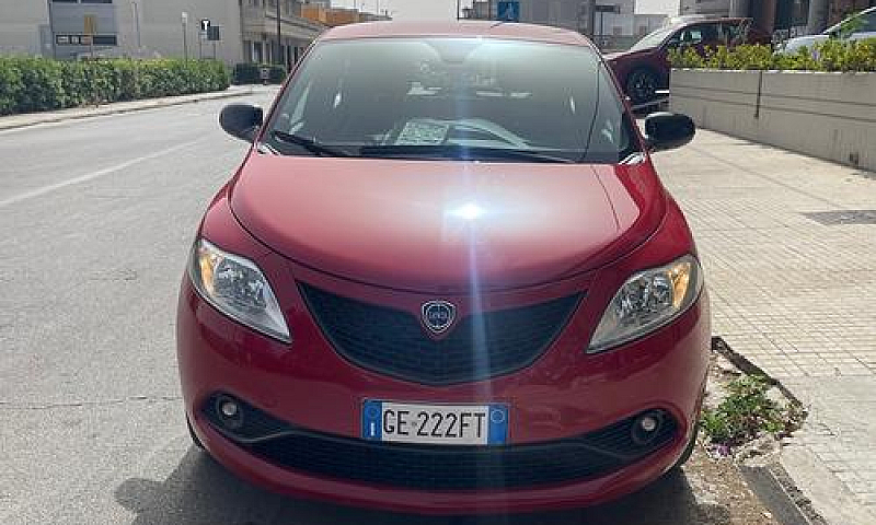 Lancia Ypsilon 1.0 F...