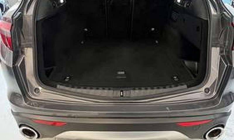 Alfa Romeo Stelvio 2...