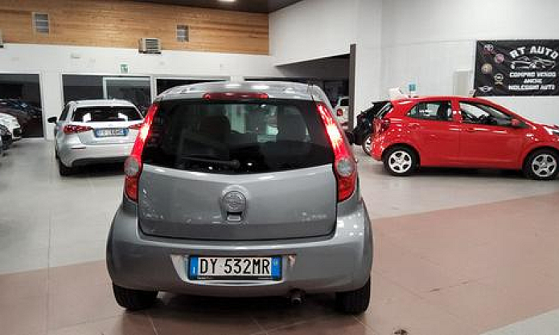 Opel Agila 1.2 16V 8...