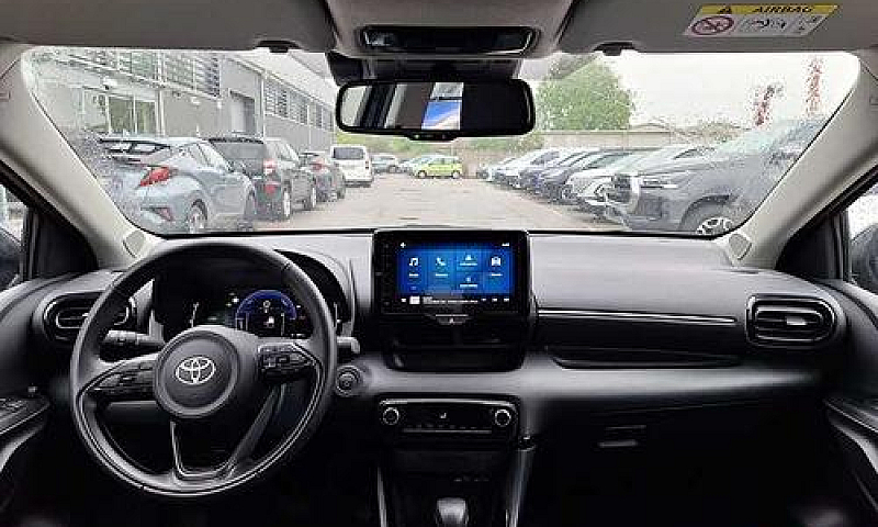 Toyota Yaris 1.5H Tr...