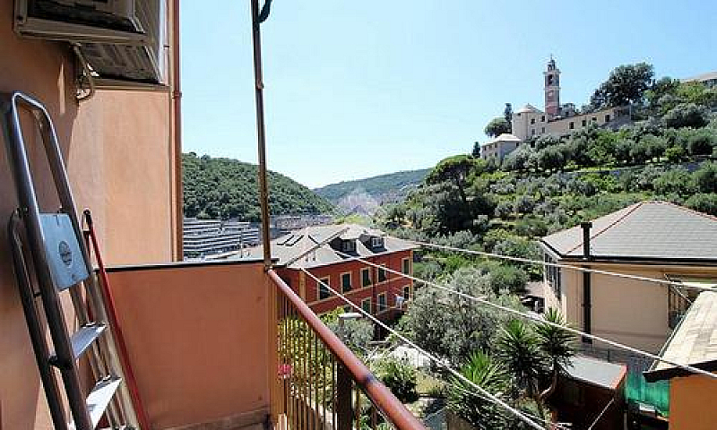 4 Locali A Genova...