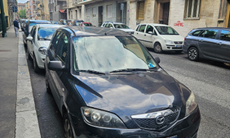 Mazda 2 Dy...