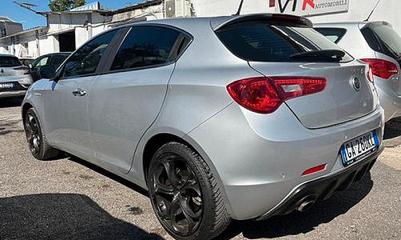 Alfa Romeo Giulietta...