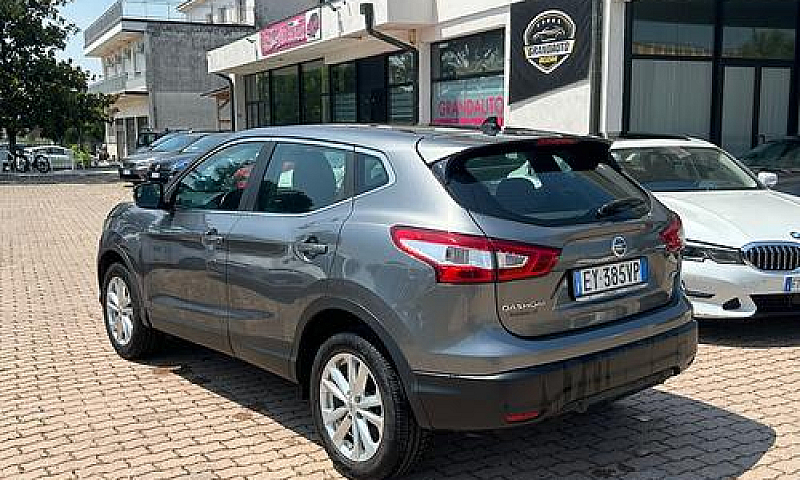 Nissan Qashqai 1.5 D...