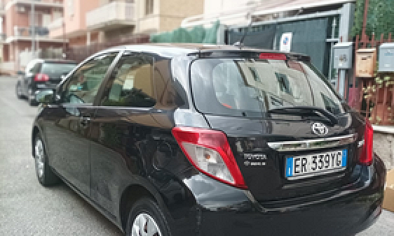 Toyota Yaris 1.0 201...