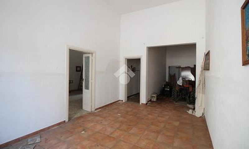4 Locali A Francavil...