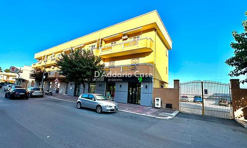 Ampio 4 Vani - Posto...