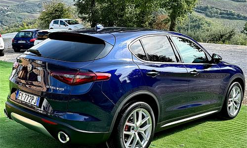 Alfa Romeo Stelvio 2...