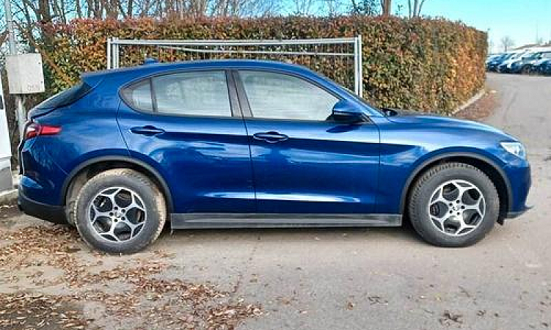 Alfa Romeo Stelvio 2...