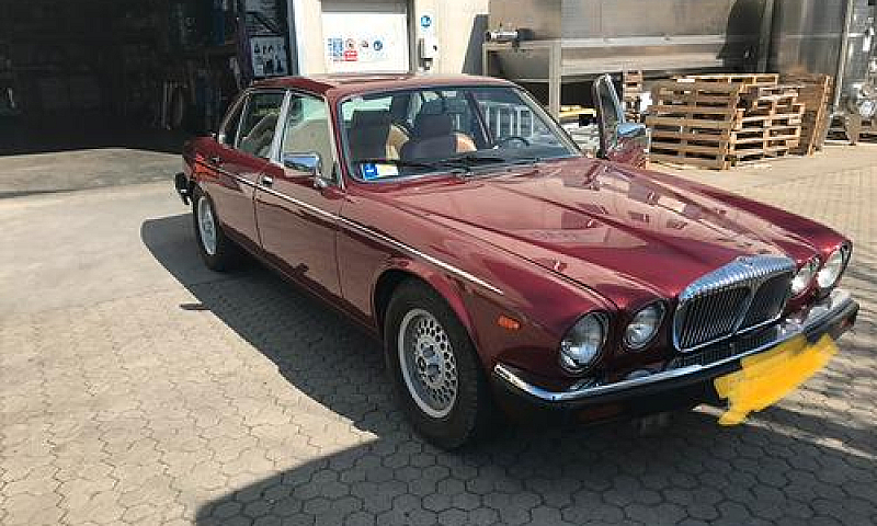 Daimler Double Six H...