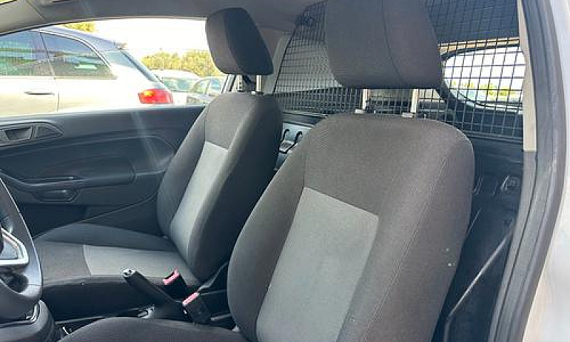 Ford Fiesta 1.5 Tdci...