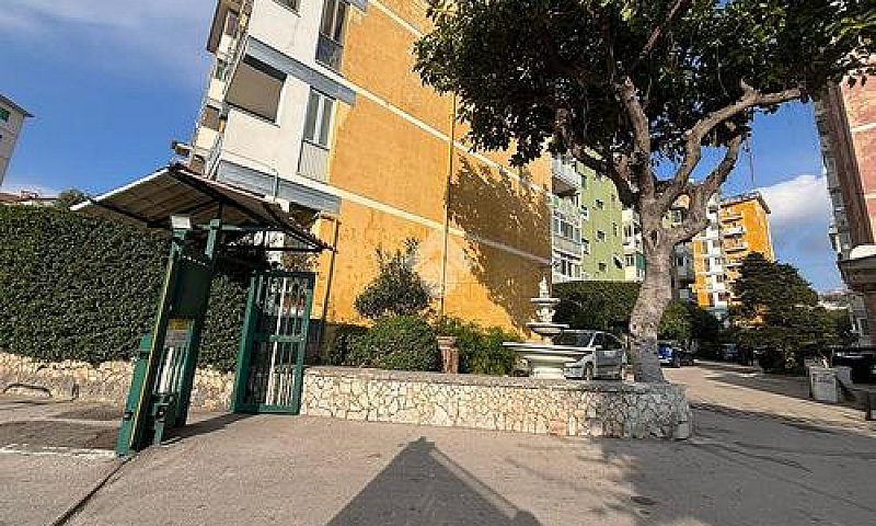 3 Locali A Napoli...