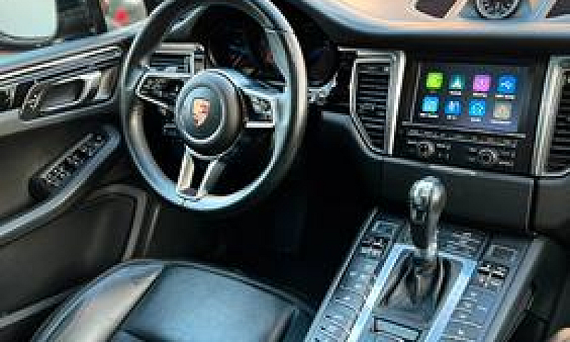 Porsche Macan S...