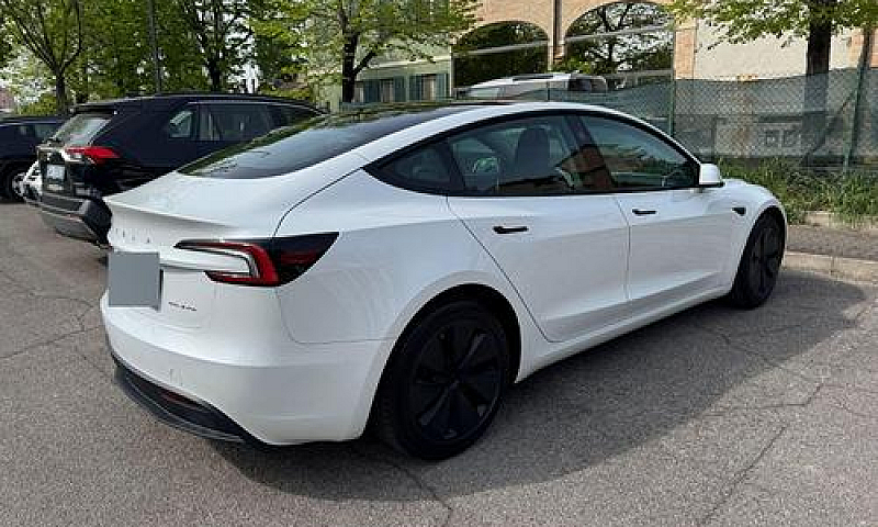 Tesla Model 3 Long R...