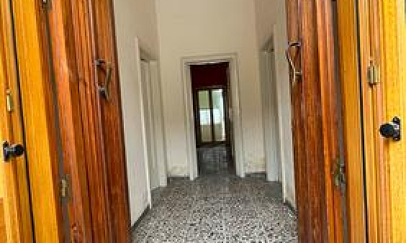 Ampio Appartamento D...