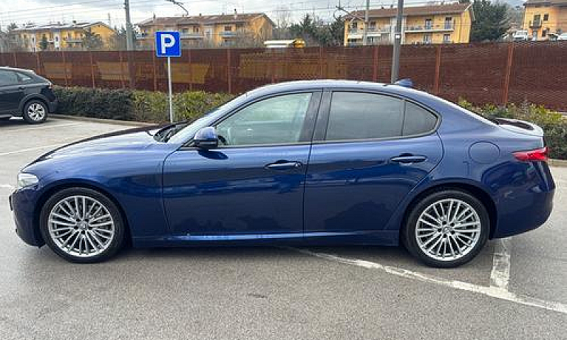 Alfa Romeo Giulia 2....