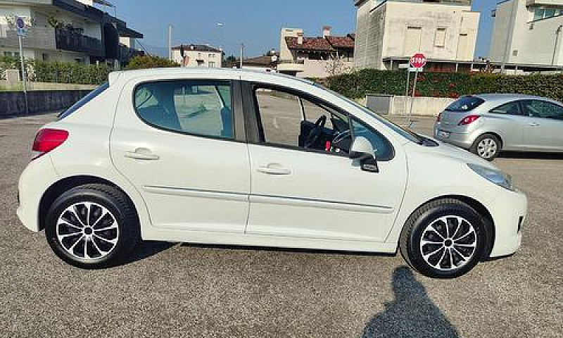 Peugeot 207 1.4 Benz...