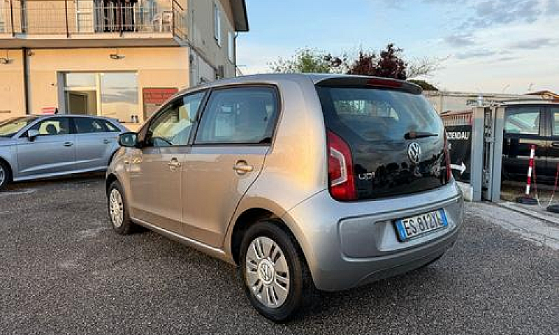 Volkswagen 1.0 75 Cv...