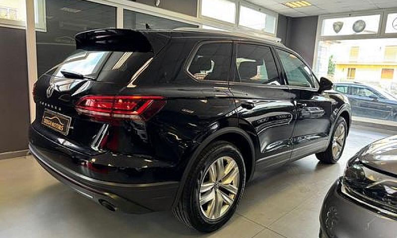 Volkswagen Touareg A...