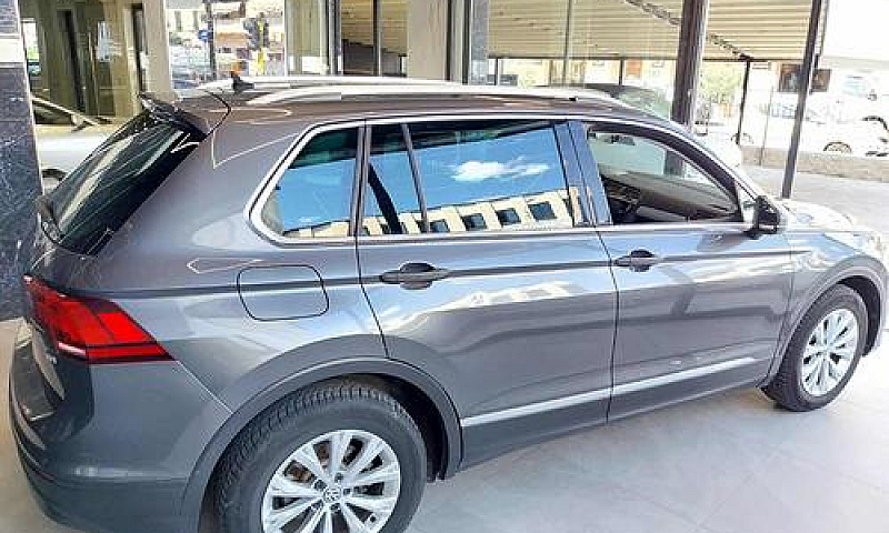 Volkswagen Tiguan 1....