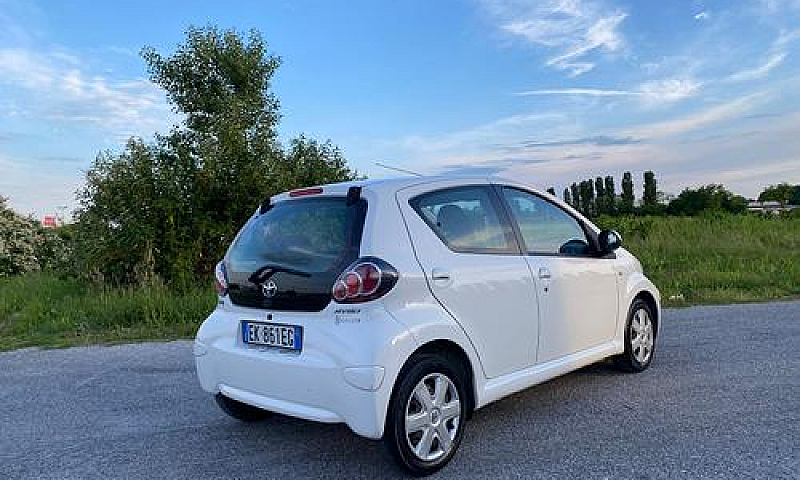 Toyota Aygo 1.0 69 C...
