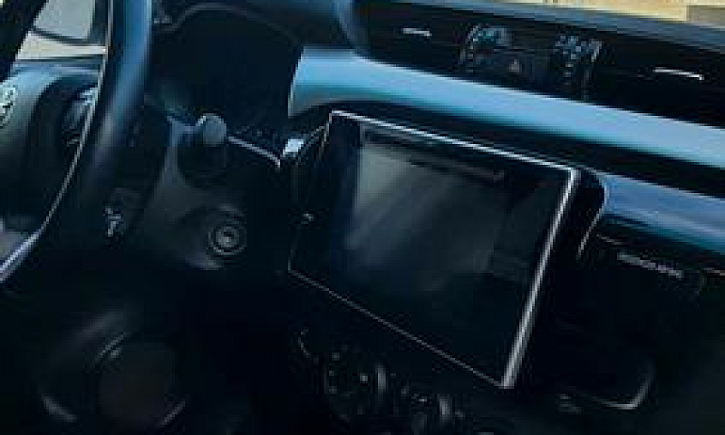 Toyota Hilux 2.4 D-4...
