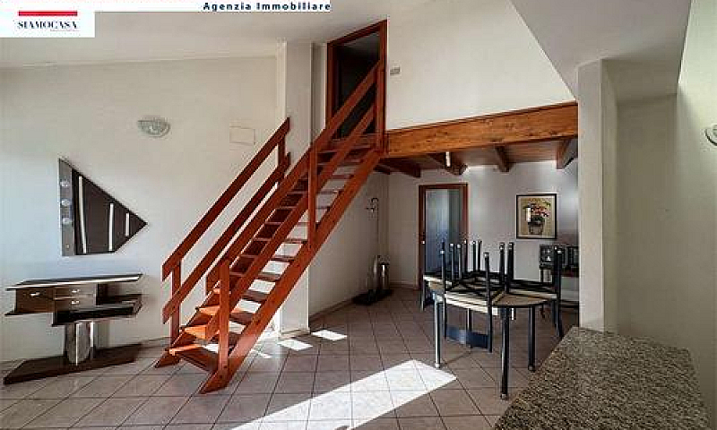 Casa Con Appartament...