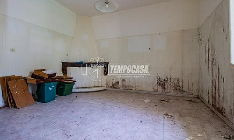 Thiesi, Casa Indipen...