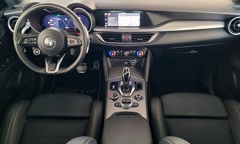 Alfa Romeo Stelvio V...