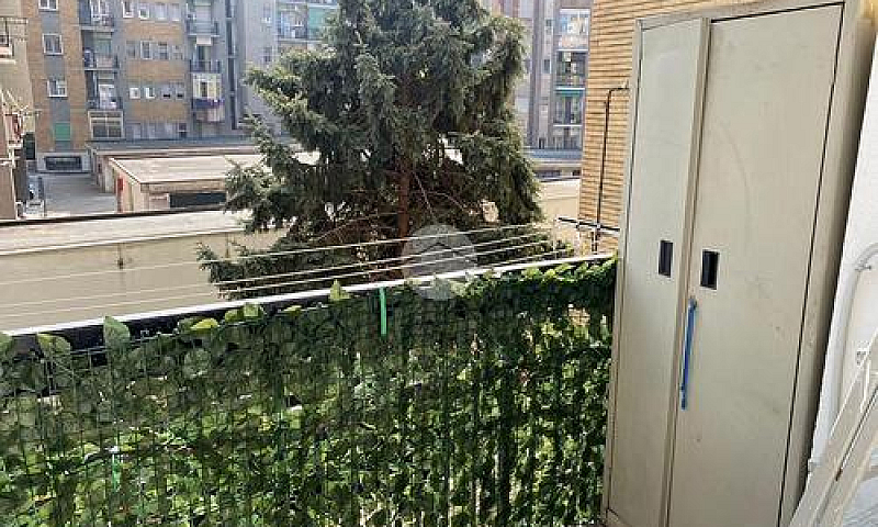 3 Locali A Milano...