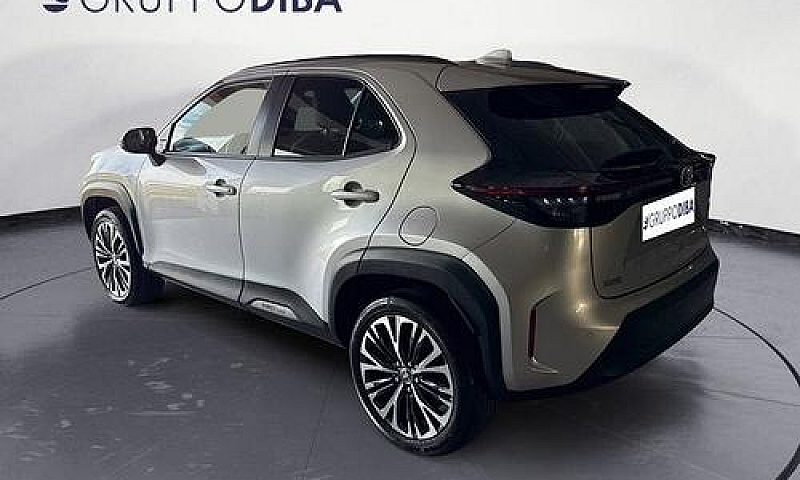 Toyota Yaris Cross 1...