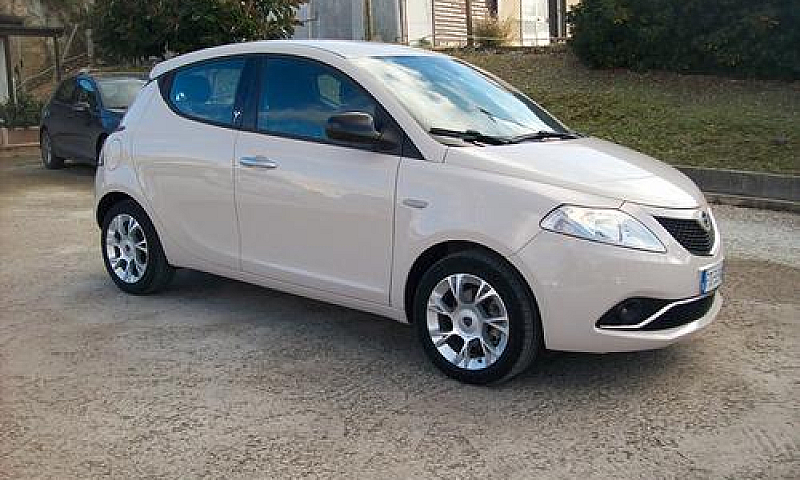 Lancia Ypsilon 1.3 M...