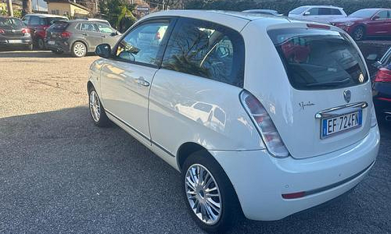 Lancia Ypsilon Adatt...