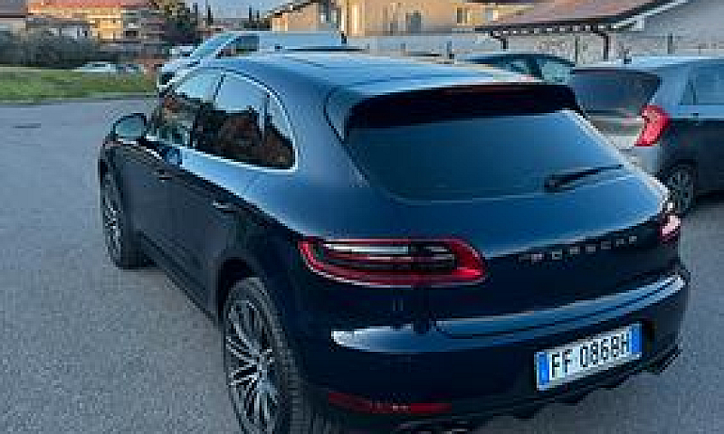 Porsche Macan...
