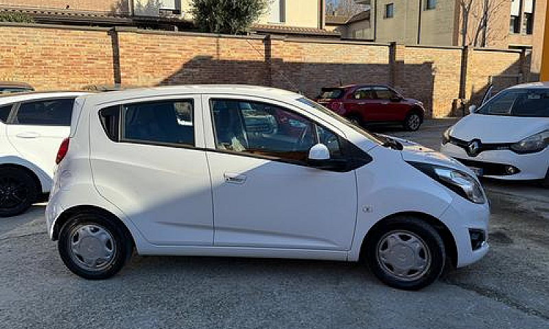 Chevrolet Spark 1.0 ...