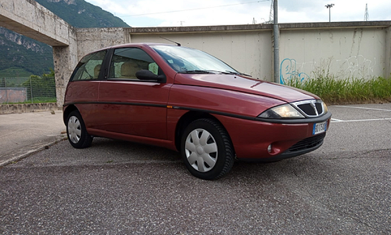 Lancia Ypsilon 1.1 B...