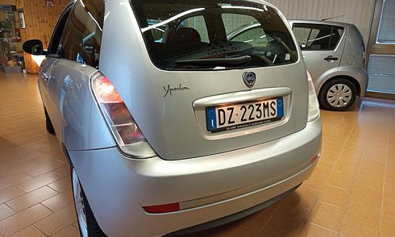 Lancia Ypsilon 1.2 B...